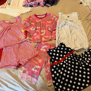 SIZE 18 MONTHS CARTER'S BABY GIRLS BUNDLE OUTFITS AND PAJAMAS  LOT1298